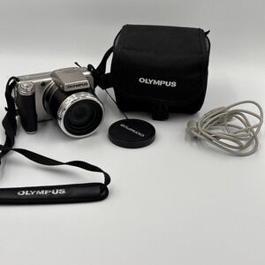 Olympus SP-800UZ 14MP Bridge Digital Camera Silver 30x Zoom + Charger Case Video